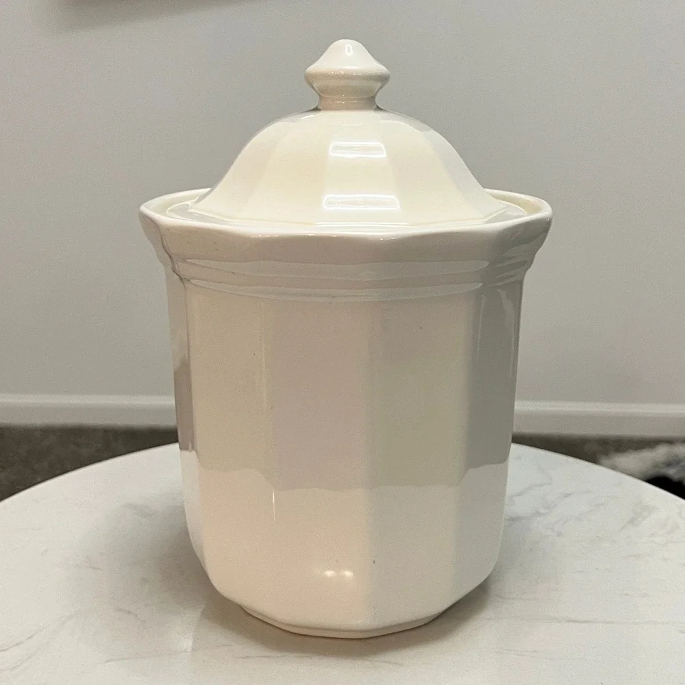 Pfaltzgraff Heritage Canister 9